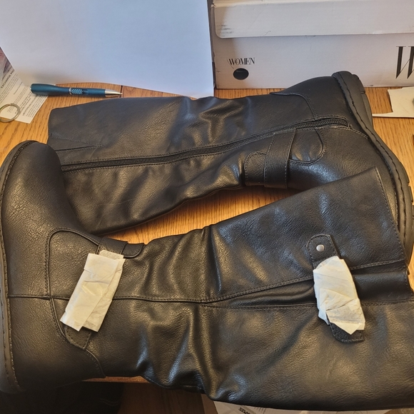 Ladies Wide Calf boots - Picture 10 of 11